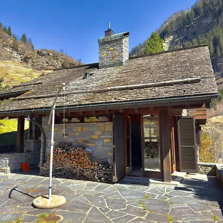 Ferienhaus Private 3-story In Val Calanca, *
