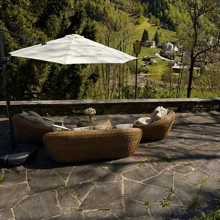 Private 3-story In Val Calanca, Casa vacanze