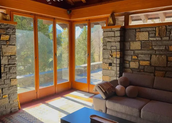 Private 3-story In Val Calanca, Casa de Férias *