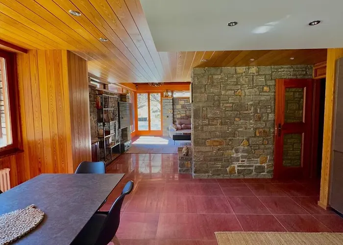 Vakantiehuis Private 3-story In Val Calanca, Rossa