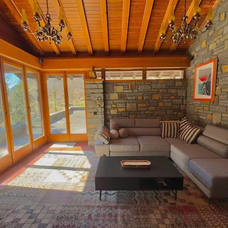 Vakantiehuis Private 3-story In Val Calanca,