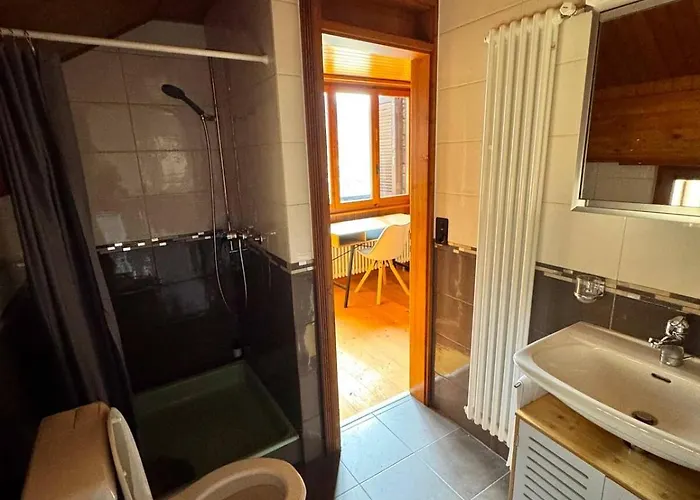 Private 3-story In Val Calanca, Feriehus