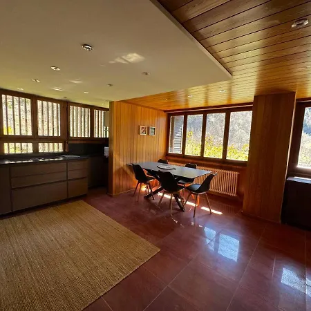 Сasa de vacaciones Private 3-story In Val Calanca, Rossa