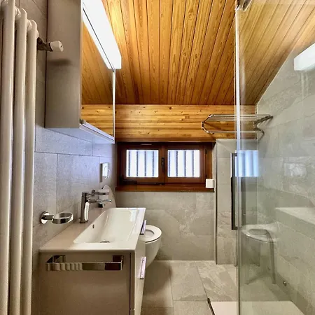 Private 3-story In Val Calanca, 度假居 Rossa