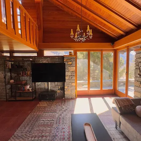 Private 3-story In Val Calanca, 度假居