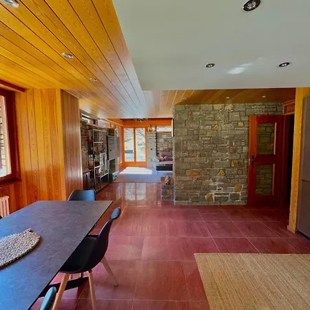 度假居 Private 3-story In Val Calanca, Rossa