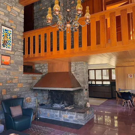 Private 3-story In Val Calanca, 度假居